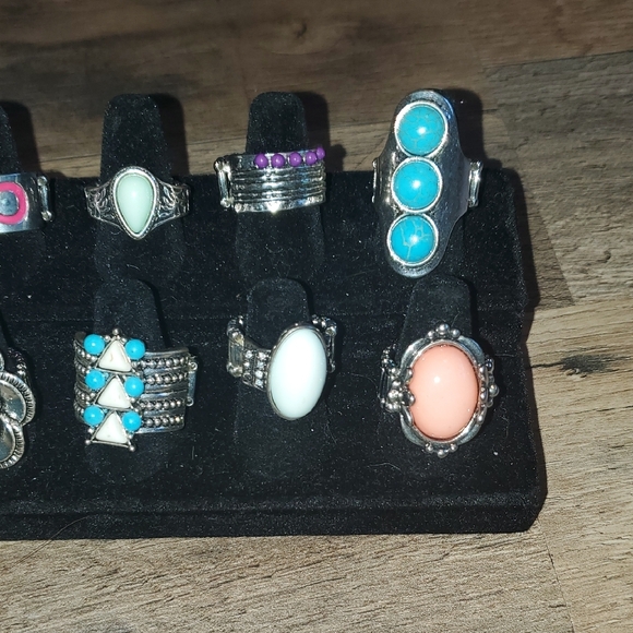 Stylish Assorted Rings Set - Picture 2 of 4